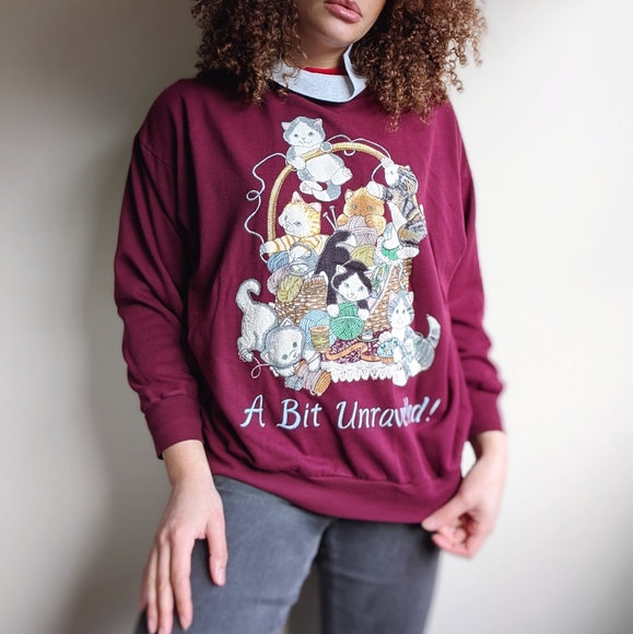Vintage 90s Burgundy Yarn Kit Kitty Cat A Bit Unraveled Sweatshirt Phoebe Buffay - Picture 1 of 7